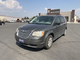 2010 Chrysler Town Country LX